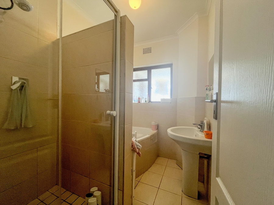 To Let 3 Bedroom Property for Rent in Pinelands Western Cape